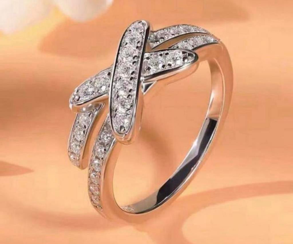Prachtige zilveren ring /  oorbellen Moissanite, Ophalen of Verzenden, Nieuw, Zilver, Dame