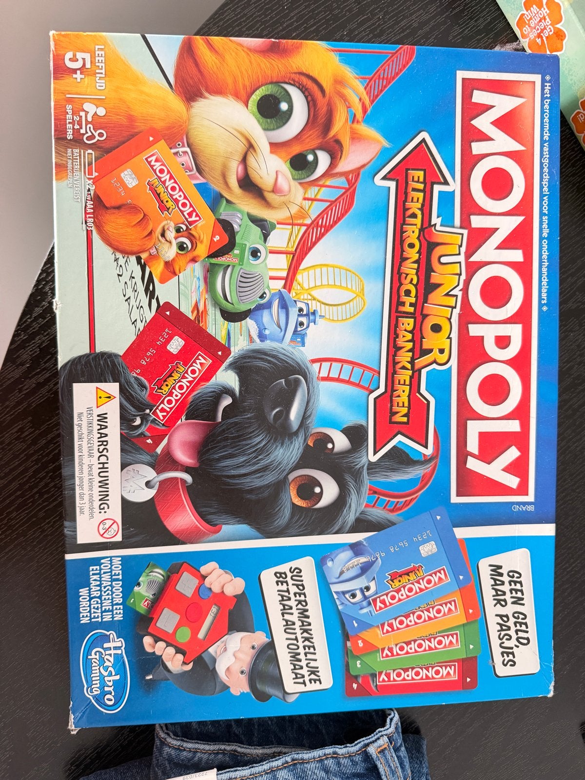 Monopoly Junior Elektronisch Bankieren - Zo goed als nieuw, Hobby en Vrije tijd, Drie of vier spelers, Ophalen of Verzenden, Zo goed als nieuw