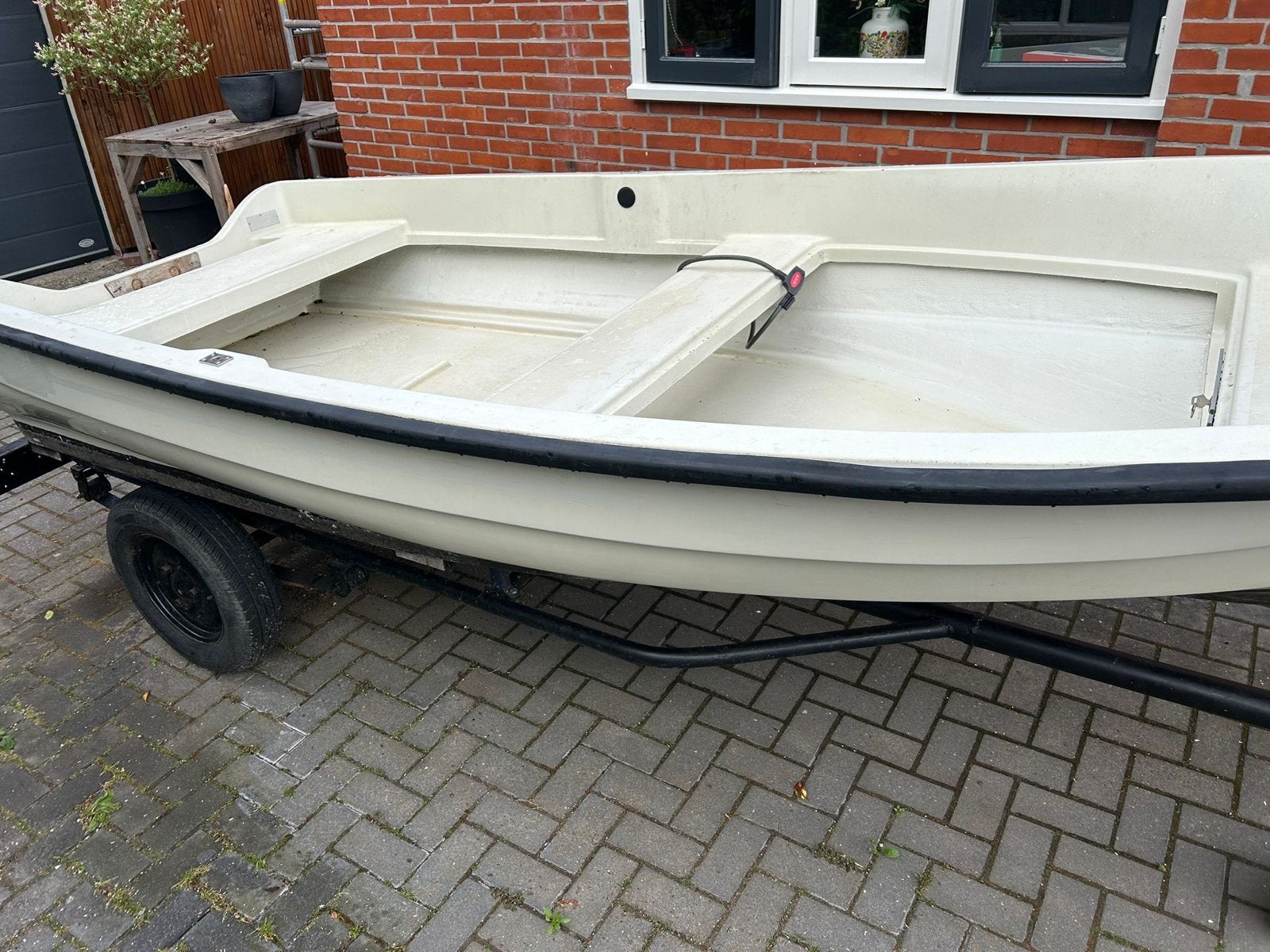 boot met Suzuki 4-takt buitenboordmotor + trailer, Watersport en Boten, Motorboten en Motorjachten, Gebruikt, Polyester, Benzine