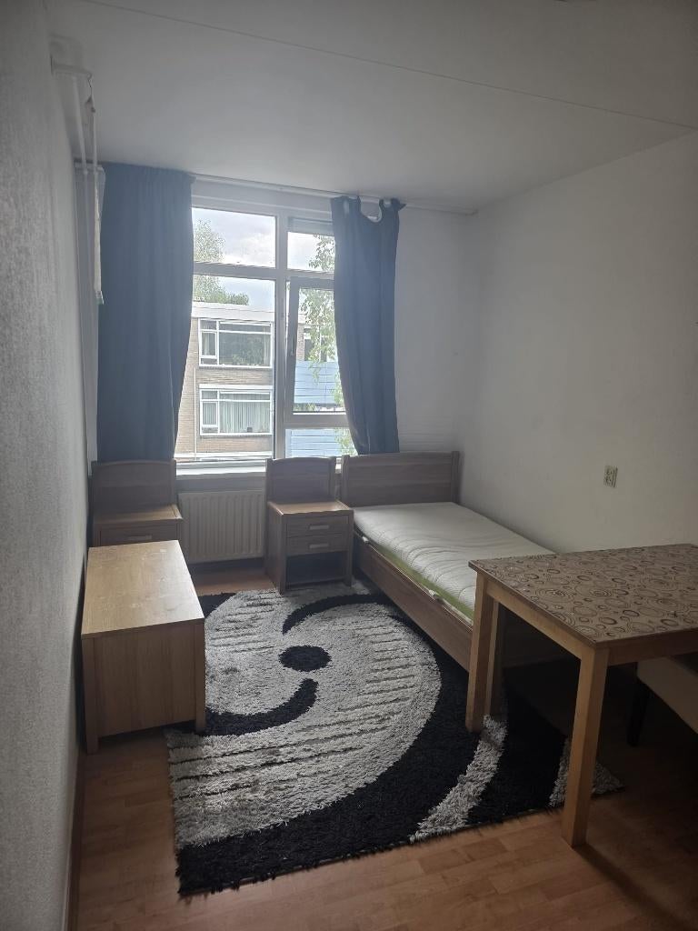 kamer te huur / room for rent in Amsterdam noord 750 eur p/m, Huizen en Kamers, Kamers te huur, Minder dan 20 m², Amsterdam