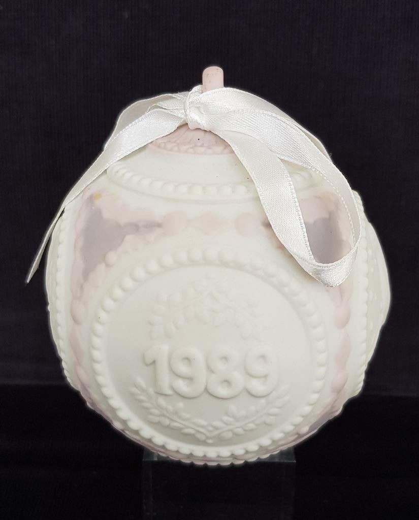 Lladro kerstbal 1989, ong. 10 cm, Ophalen of Verzenden