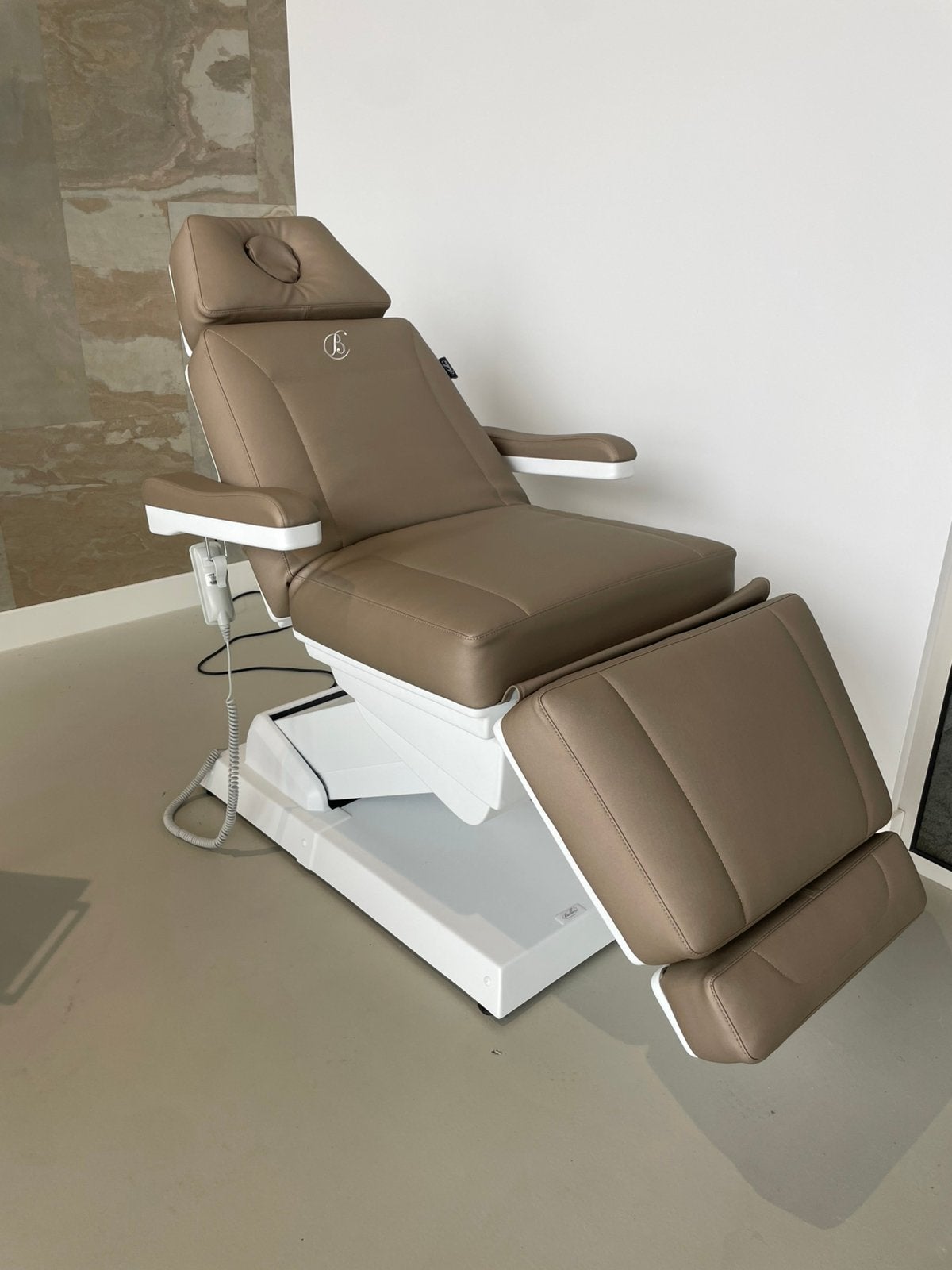 Figo S4 Taupe 2024, Huis en Inrichting, Stoelen, Ophalen, Zo goed als nieuw, Overige kleuren, Eén