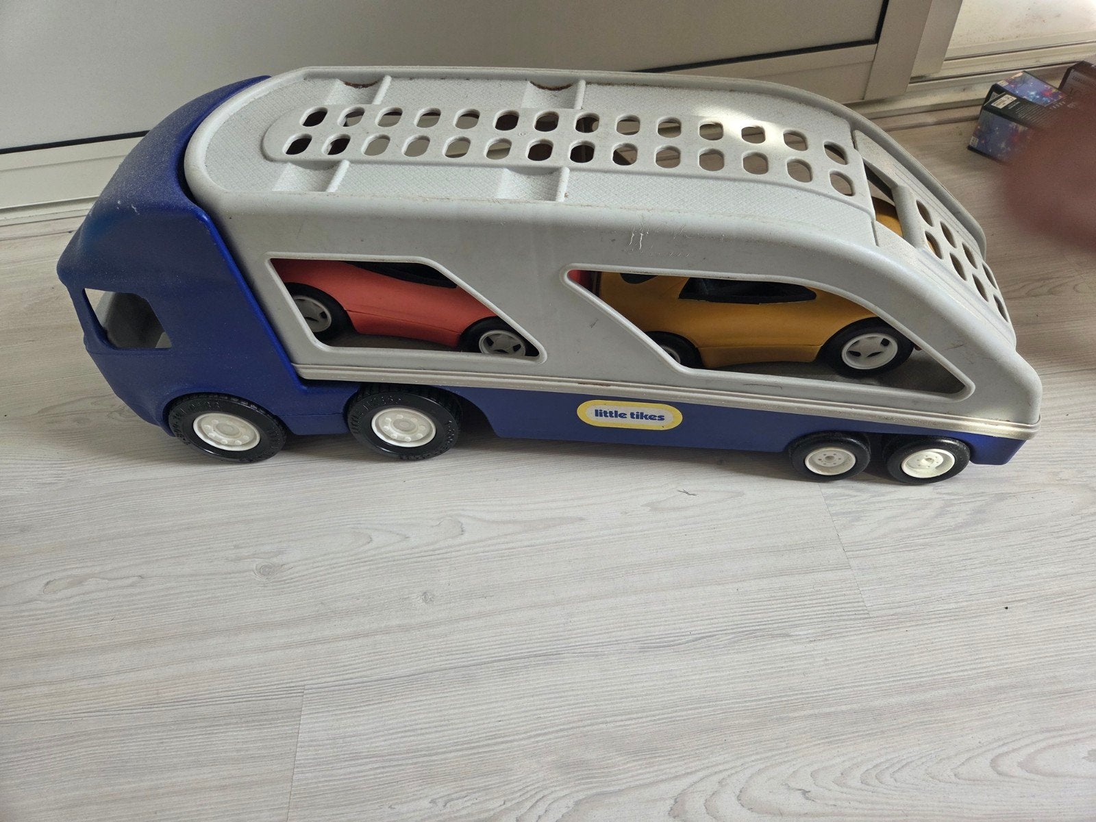 Little Tikes Autotransporter met 2 auto's, Ophalen, Gebruikt
