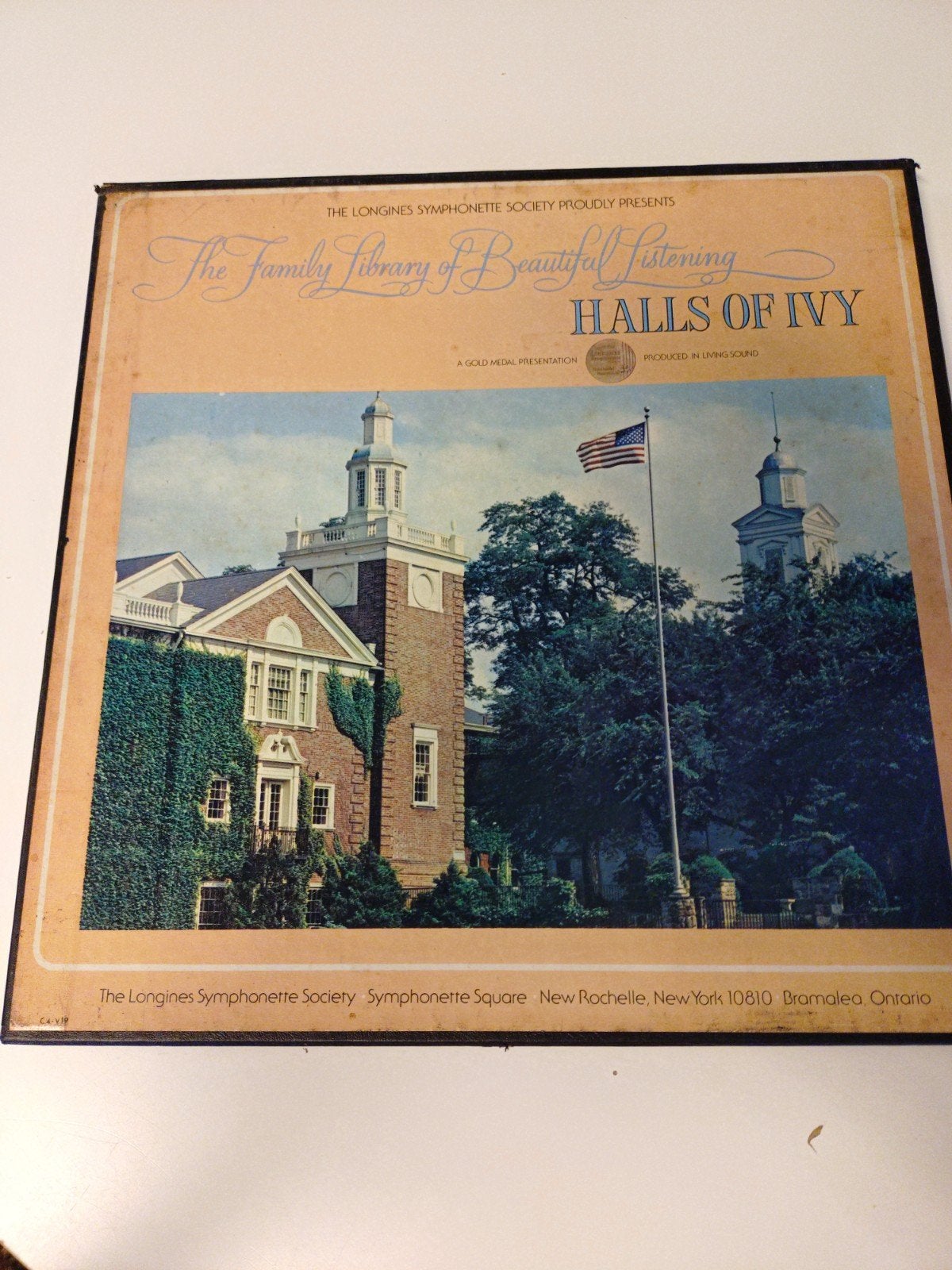 The Family Library of Beautiful Listening: Halls of Ivy, Boxset, Ophalen of Verzenden, Gebruikt, 12 inch