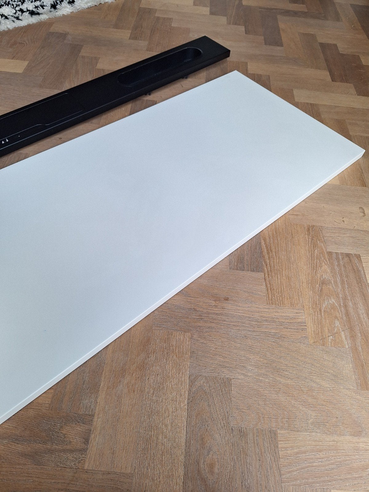 IKEA mittzon bureau blad en kabelgoot - Wit, Ophalen, Zo goed als nieuw