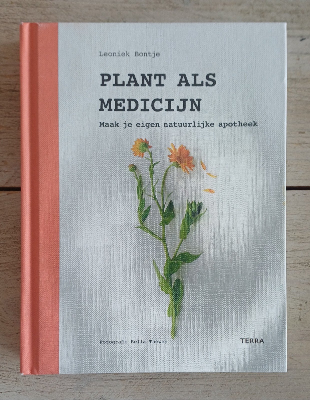 Leoniek Bontje - Plant als medicijn, Ophalen of Verzenden, Zo goed als nieuw, Kruiden en Alternatief, Leoniek Bontje