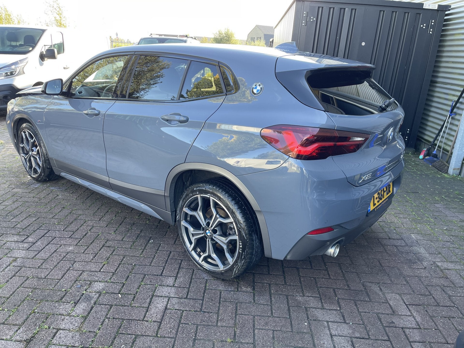 BMW X2 sDrive18i High Executive (bj 2021, automaat), Gebruikt, Euro 6, Leder, 75 €/maand