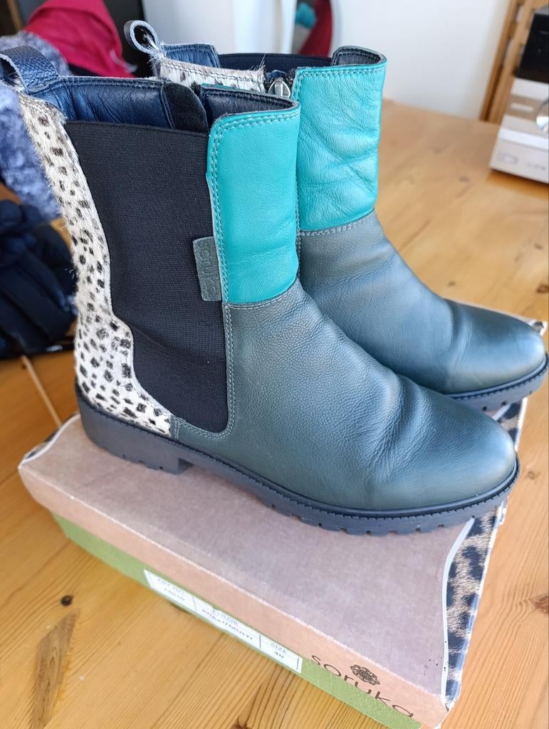 Mooie gekleurde leren Soruka dames laarsjes/-boots, Overige kleuren, Lage of Enkellaarzen, Ophalen of Verzenden, Zo goed als nieuw