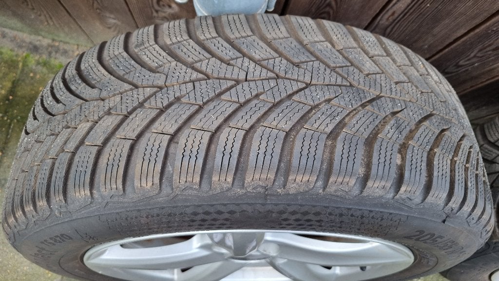 Foto 6 van 4 Winterbanden Continentaal incl.velgen 205/55 R16 91T