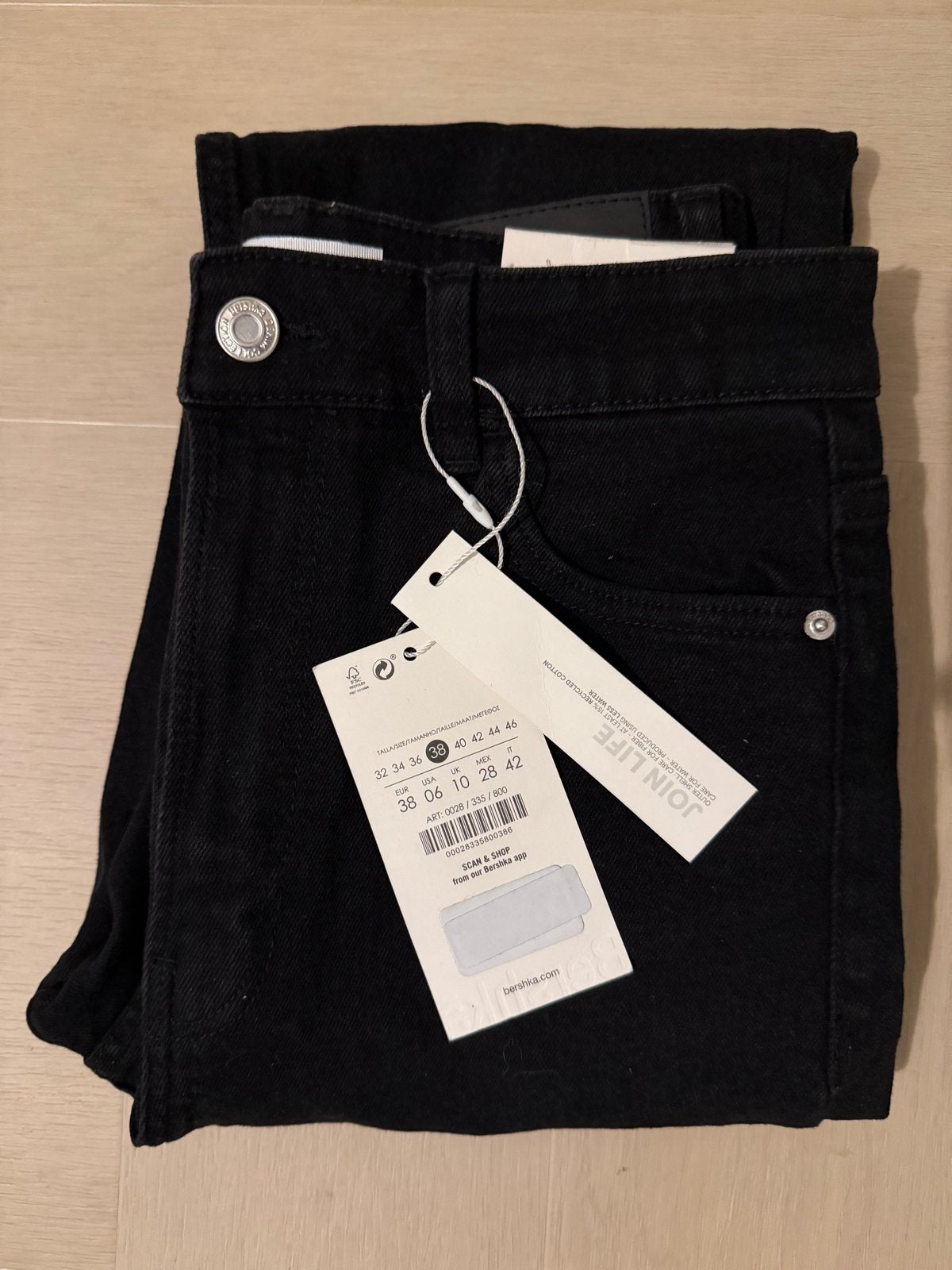 Bershka High Waist Jeans - Zwart - Maat 38 nieuw broek, Ophalen of Verzenden, Nieuw, Zwart, W30 - W32 (confectie 38/40)