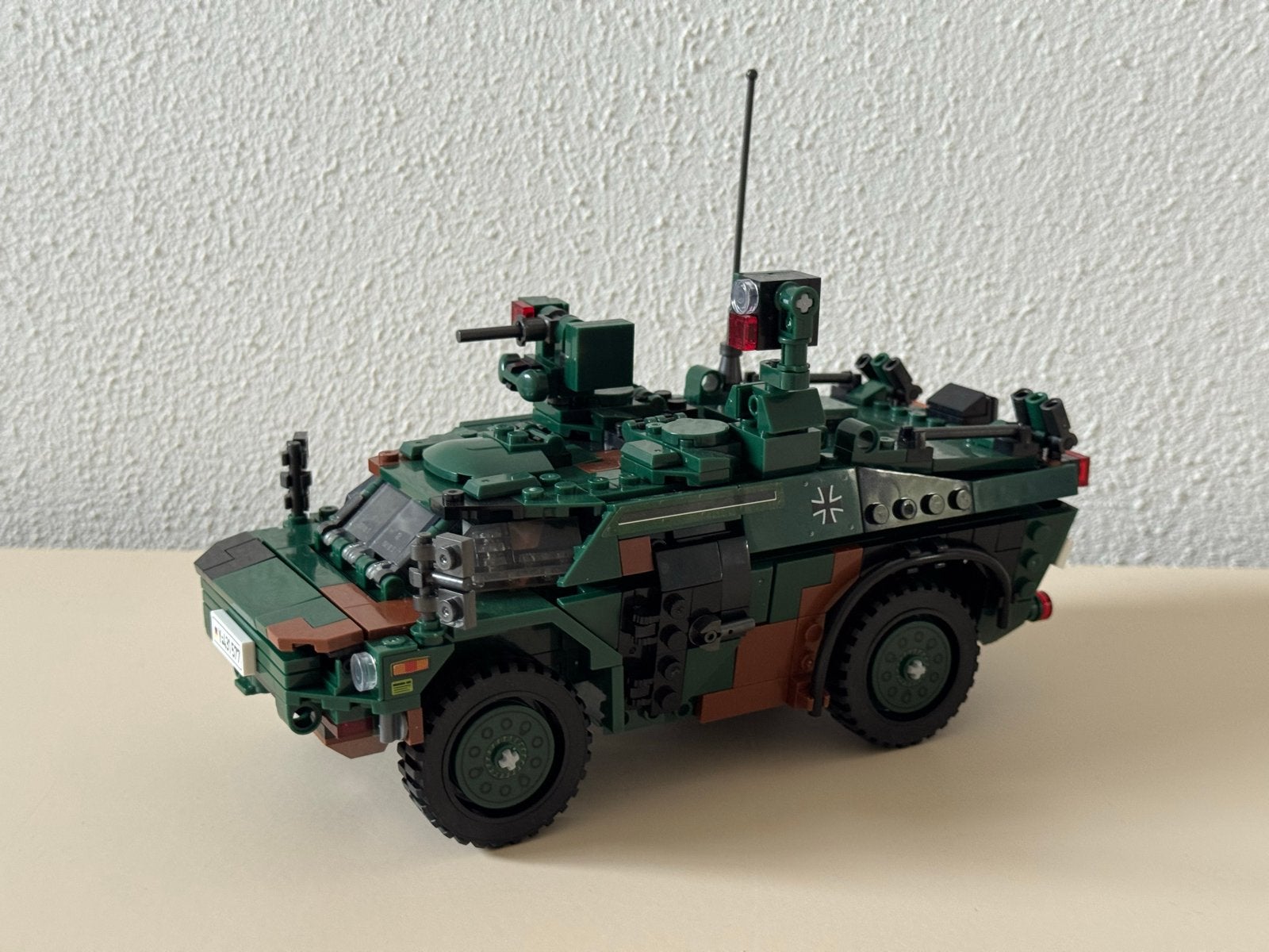 Lego-stijl militaire pantserwagen - Fennek, Ophalen of Verzenden, Zo goed als nieuw, Overige merken