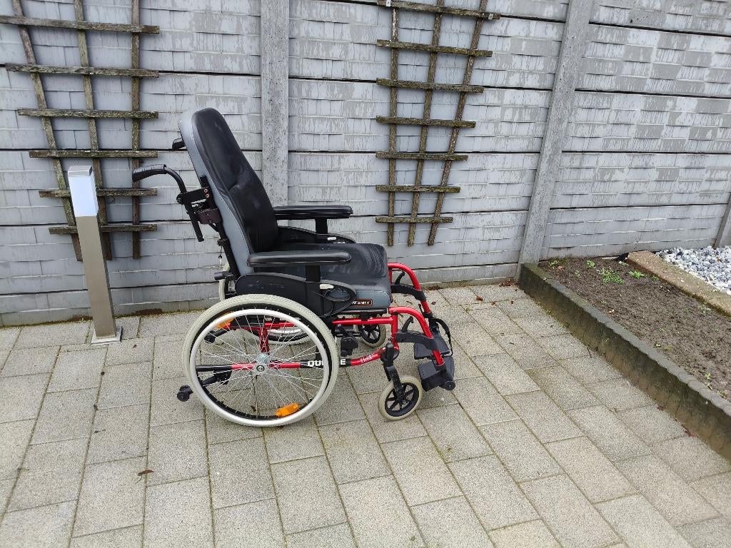 Quickie helix 2 inklapbare transport rolstoel Lichtgewicht, Diversen, Rolstoelen, Ophalen, Inklapbaar, Zo goed als nieuw, Duwrolstoel