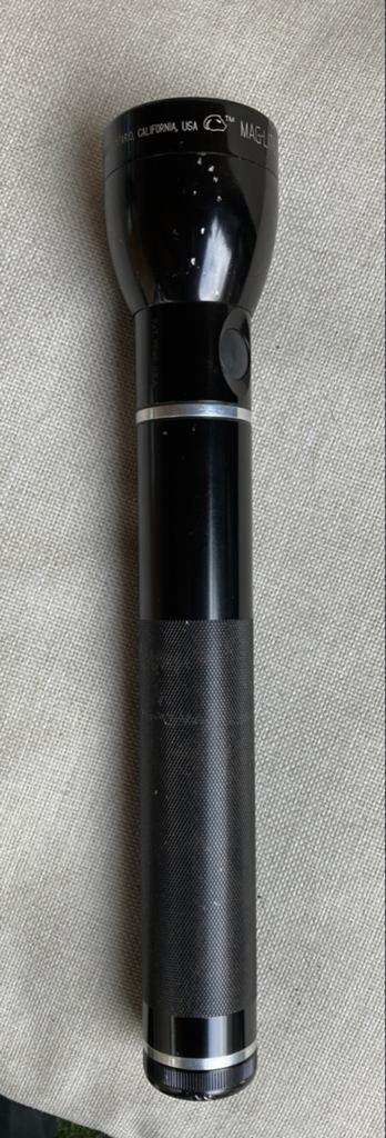 Magnalight (3 D-cell) zaklamp. Original., Caravans en Kamperen, Zaklampen, Gebruikt, Batterij, Ophalen of Verzenden
