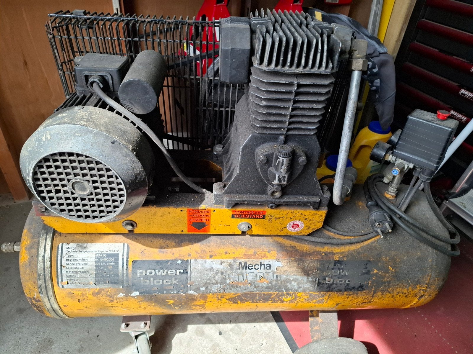 Robuuste Mecha Power Block Kompressor - 50L, 11 bar, Doe-het-zelf en Verbouw, Compressors, Ophalen, Gebruikt, 10 bar of meer, 25 tot 100 liter