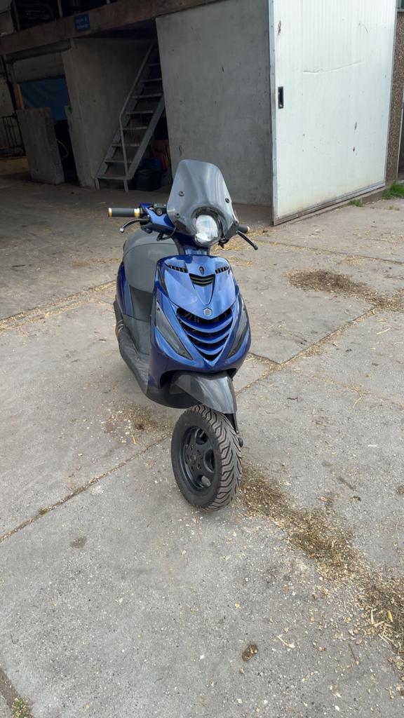 zip 70cc 21pk, Fietsen en Brommers, Scooters | Piaggio, Zo goed als nieuw, Zip, Tweetakt, Ophalen of Verzenden