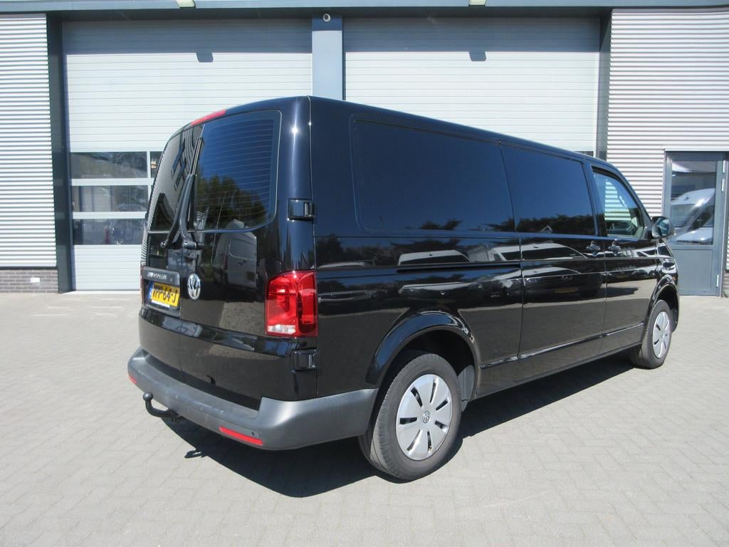 Volkswagen Transporter 2.0 TDI L2H1 airco navigatie trekhaak, Auto's, Bestelauto's, Voorwielaandrijving, Gebruikt, Euro 6, 4 cilinders