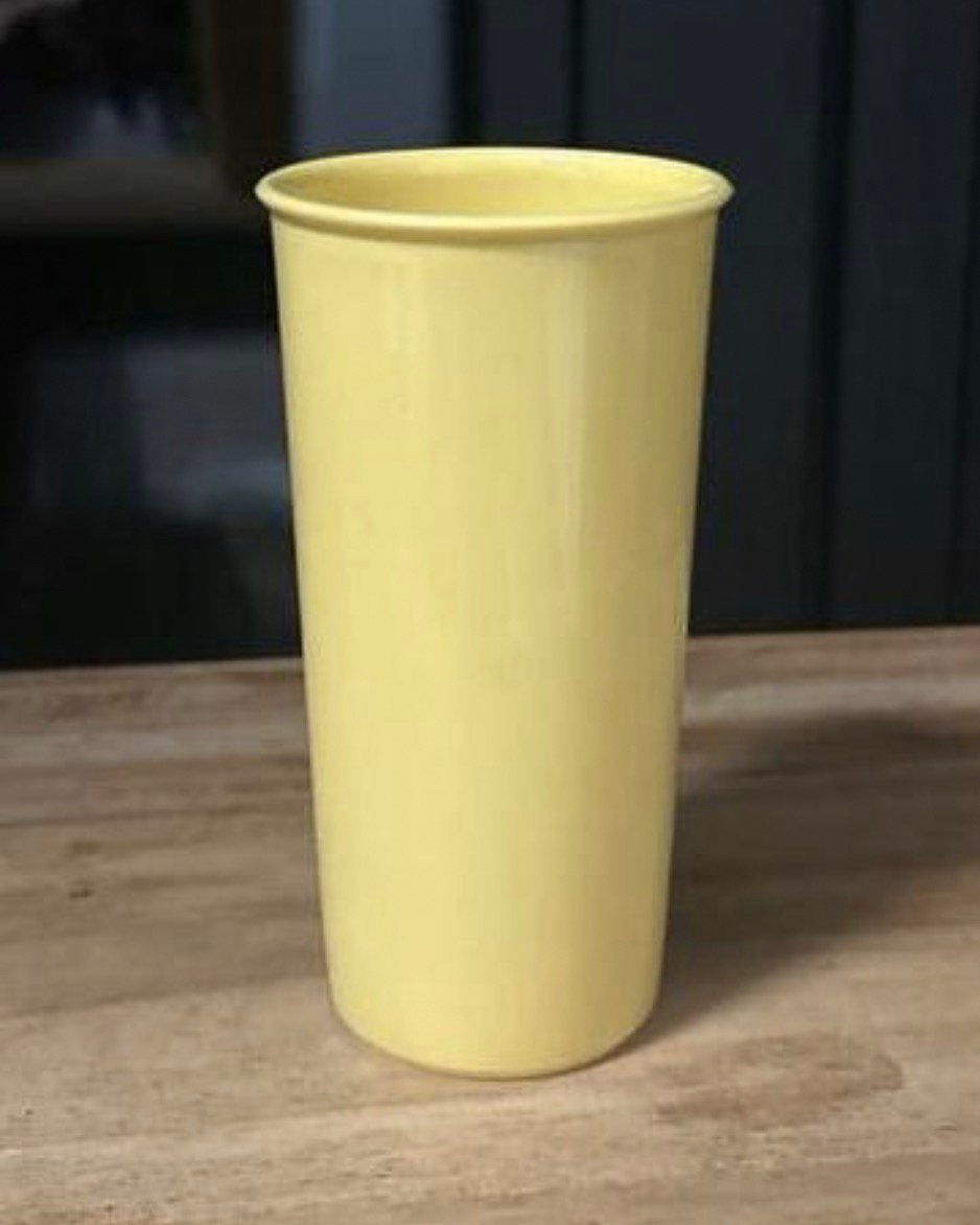 Vintage Tupperware beker, geel, puntgaaf, Ophalen of Verzenden, Zo goed als nieuw, Geel, Beker of Kan