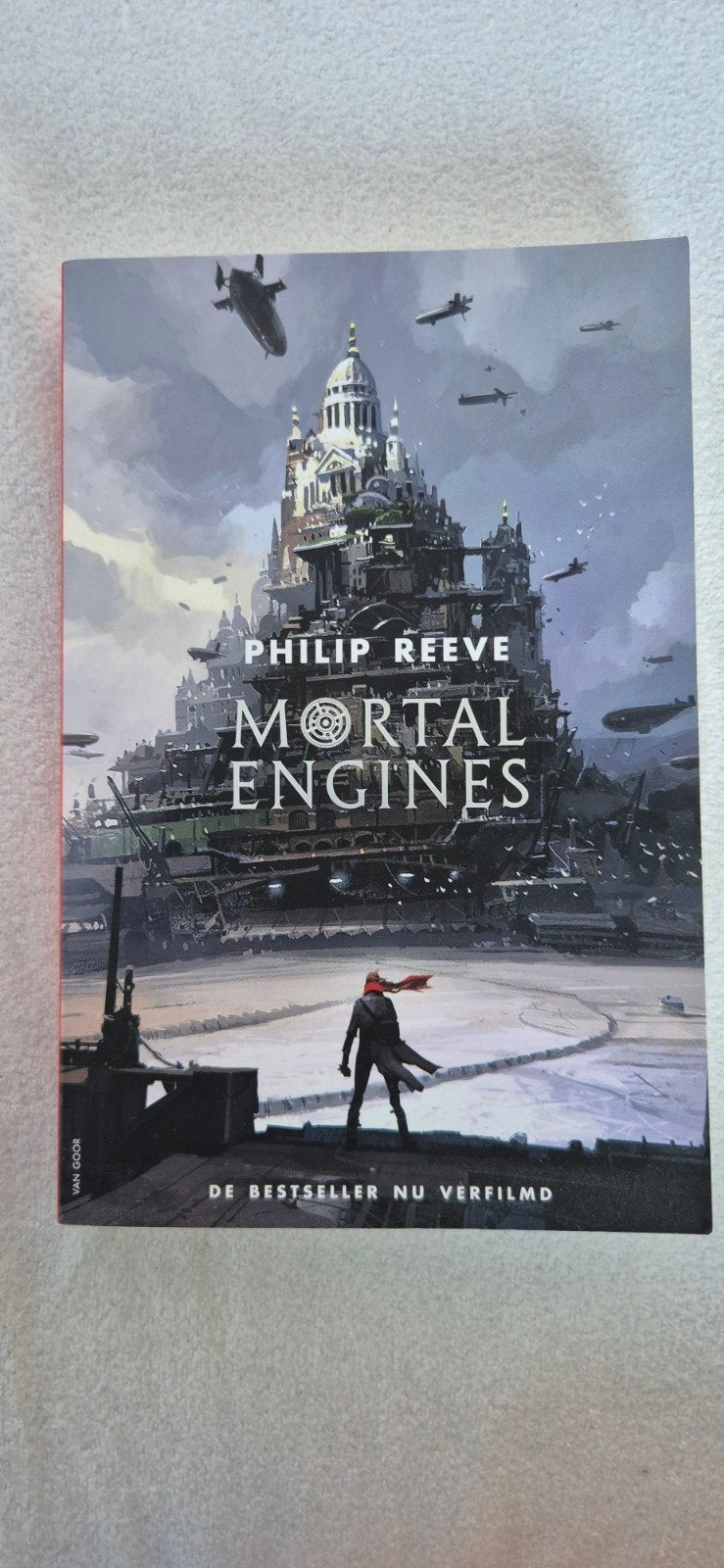 Mortal Engines - Deel 1 - Philip Reeve - Nederlands, Boeken, Ophalen of Verzenden, Zo goed als nieuw