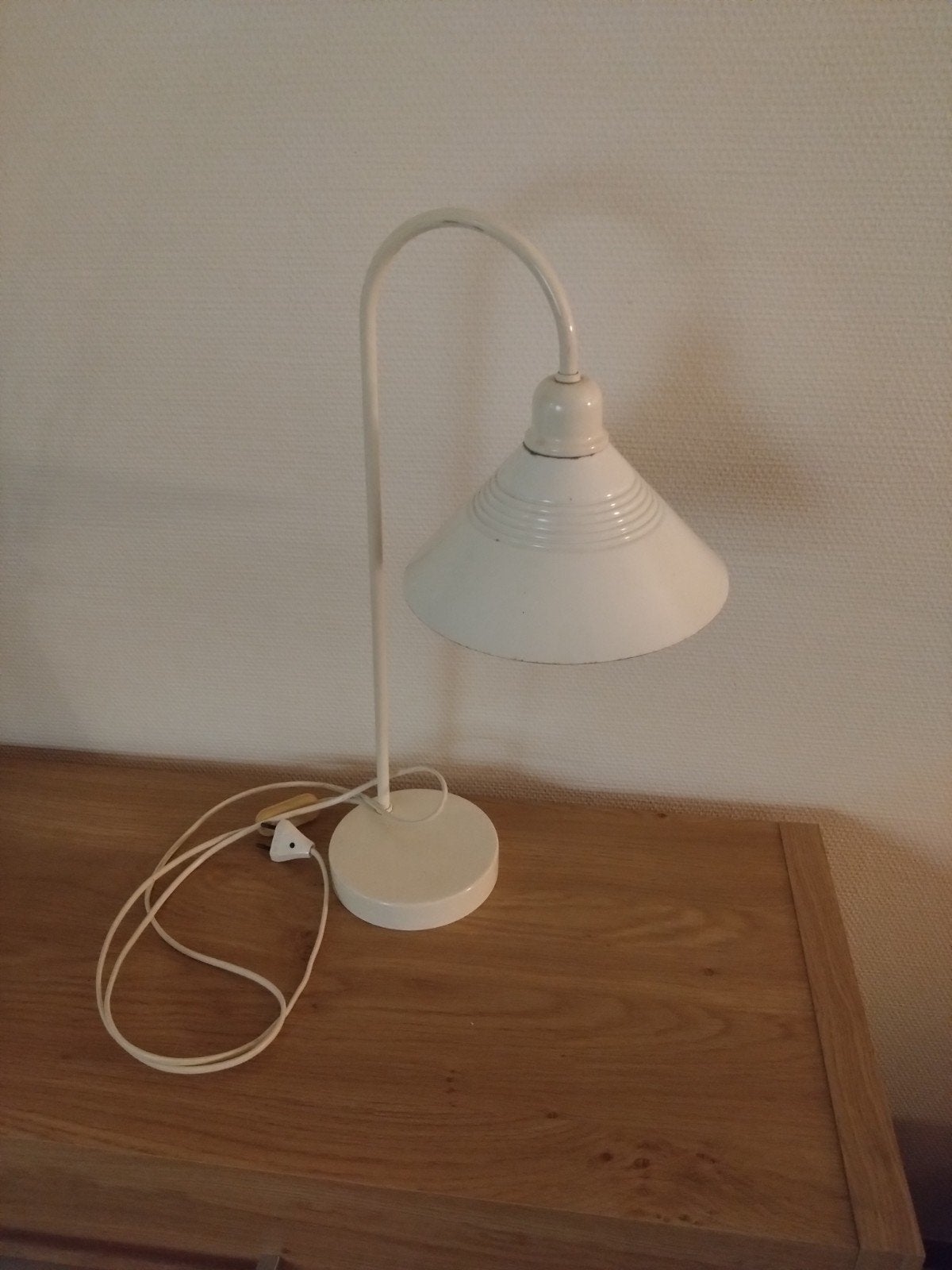 Witte bureaulamp/tafellamp, modern design, Gebruikt, Ophalen of Verzenden, Metaal, Modern
