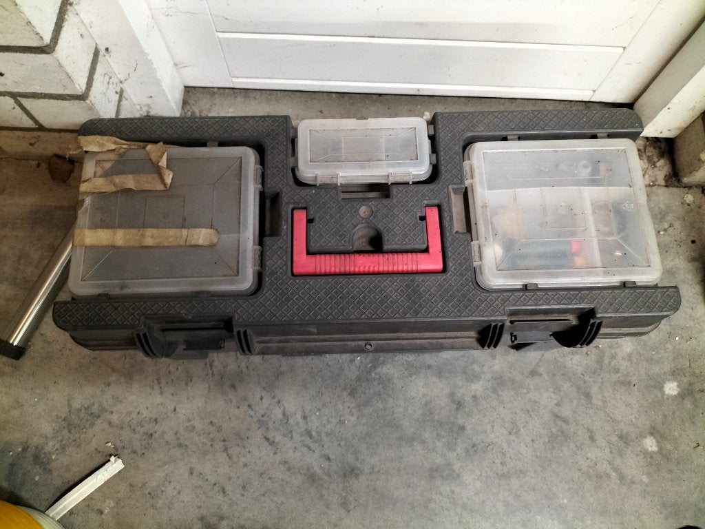 gratis gereedschap kunstof opbergkist. zie fotos, Ophalen, Gebruikt, Hout, Overige typen