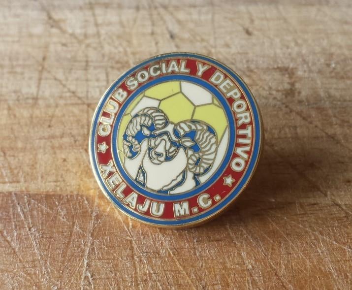 Nieuwe Xelaju M.C. speld – emaille, 24 mm – voor fans, Ophalen of Verzenden, Nieuw, Sport, Speldje of Pin