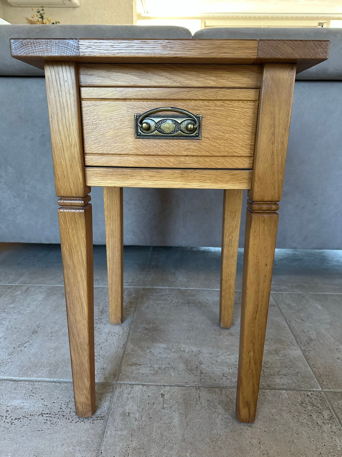 Massief eiken bijzettafel met lade, Huis en Inrichting, Tafels | Bijzettafels, Minder dan 55 cm, Gebruikt, Rechthoekig, Hout