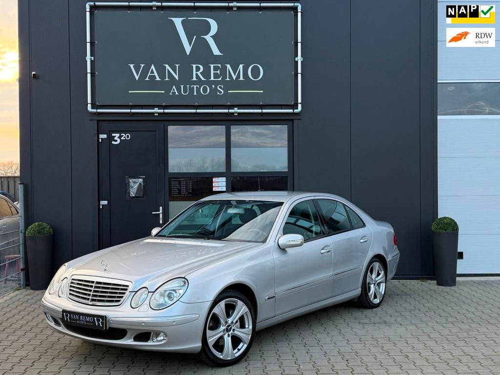 Mercedes-Benz E-klasse E240 Elegance|Clima|Navi|Trekhaak|Xen, Automaat, Gebruikt, Zwart, 2597 cc