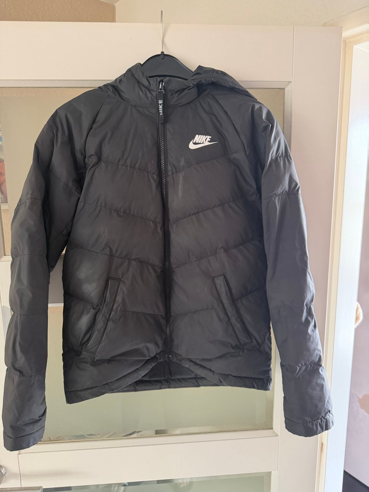 Nike Puffer Jas Zwart - Maat L (147-158 cm), Kinderen en Baby's, Kinderkleding | Maat 152, Ophalen of Verzenden, Gebruikt, Jongen of Meisje