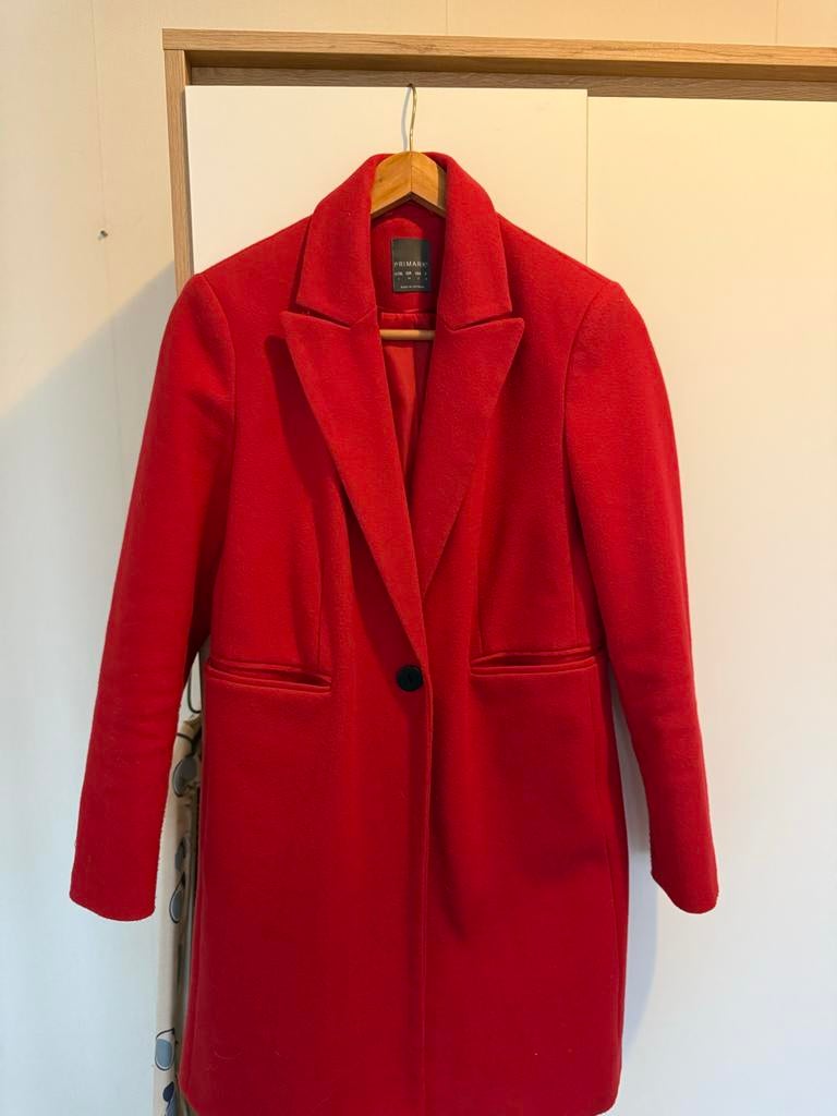 Nette rode dames jas maat 34 - Primark, Ophalen of Verzenden, Zo goed als nieuw, Maat 34 (XS) of kleiner, Rood