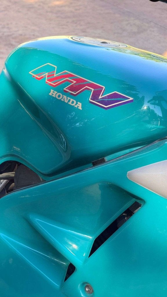 Honda NTV | 1995 | 49d km | UNIEK door volle kuip!, Motoren, Motoren | Honda, Niet ingevuld, Cardan-aandrijving, 2 cilinders, Gebruikt