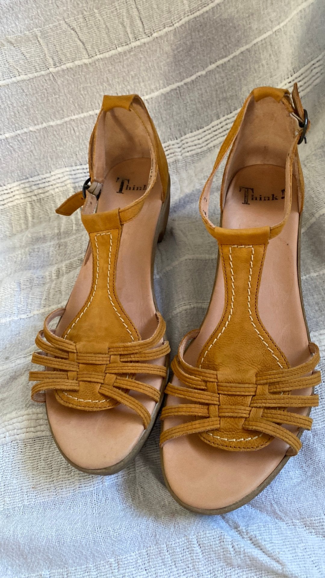Think! Dames sandalen maat 42 suède okergeel, Geel, Zo goed als nieuw, Sandalen of Muiltjes, Ophalen of Verzenden