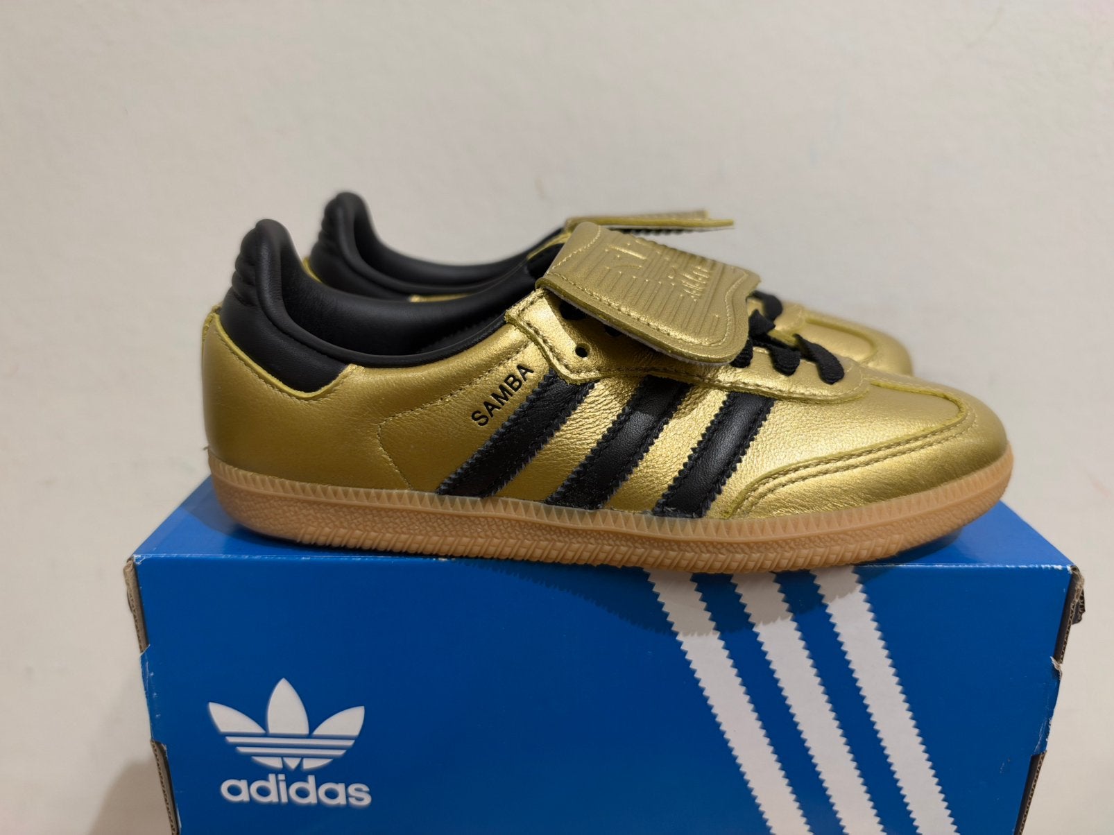 Te koop nieuwe Adidas Samba LT gold maat 36 2/3, Kleding | Dames, Postlaan 3, Nieuw, Ophalen of Verzenden, Sneakers of Gympen