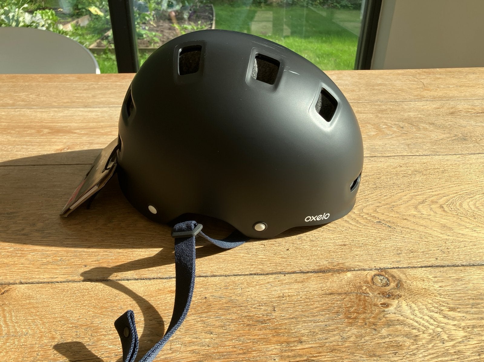 Oxelo skatehelm verstelbaar maat L (59-62 cm) Zwart, Ophalen of Verzenden, Zo goed als nieuw, Bescherming