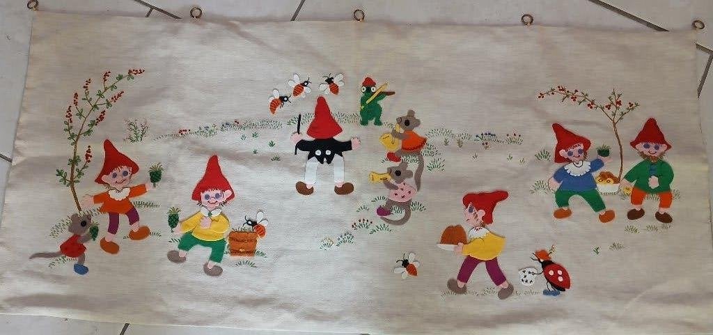 Mooi kleurrijk wandkleed kinderkamer, Handgemaakt, Overige kleuren, Nieuw, Ophalen of Verzenden