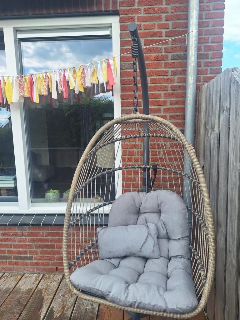 Hang ei, Tuin en Terras, Tuinstoelen, Zo goed als nieuw, Rotan, Ophalen