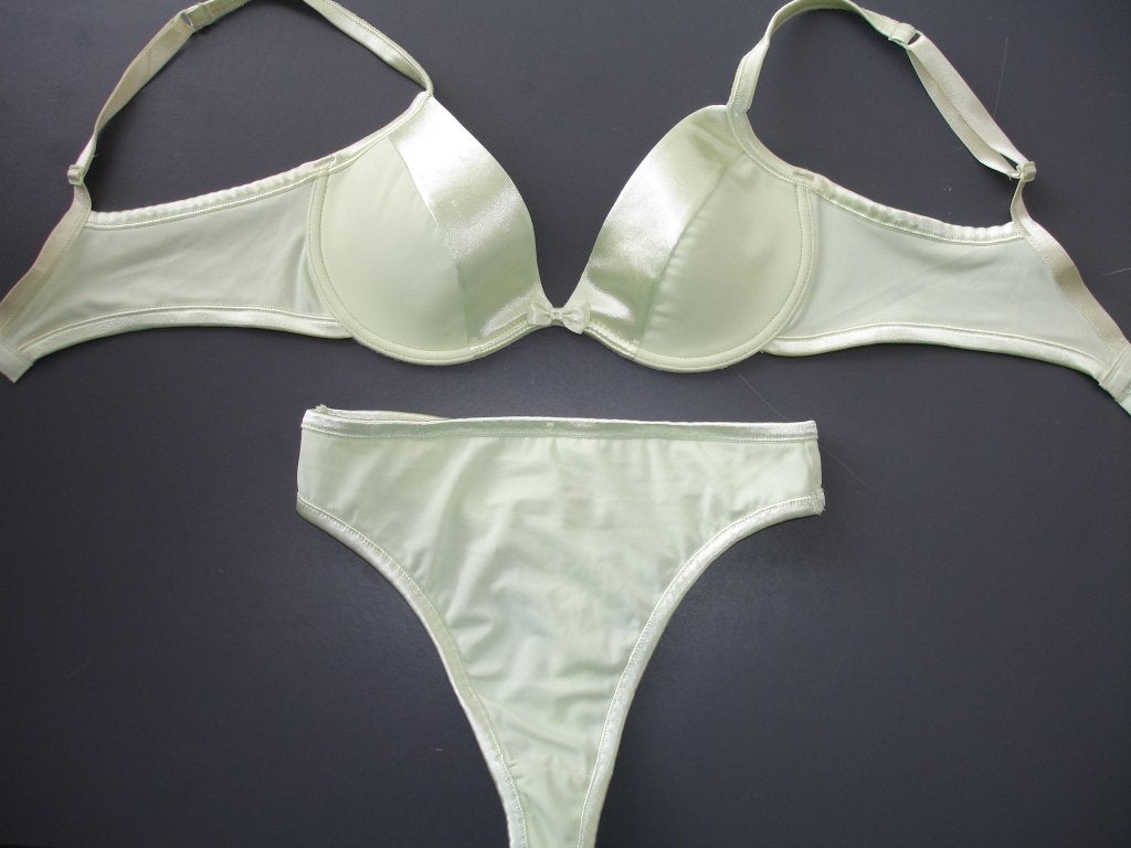 Setje: BH maat 75B  en string maat S NIEUW!, Verzenden, Overige kleuren, Setje