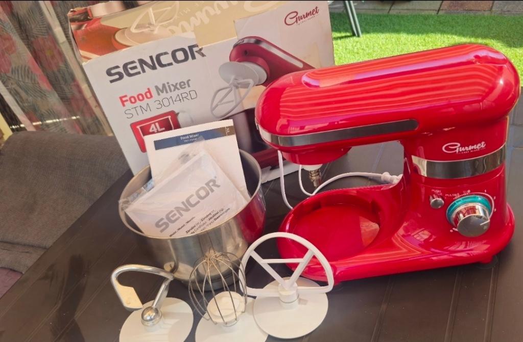 Sencor keukenmachine, Witgoed en Apparatuur, Keukenmixers, 4 liter of meer, Ophalen of Verzenden, Zo goed als nieuw, 3 snelheden of meer