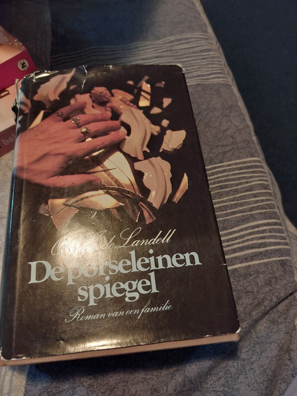 Olaf J de Landell De porseleinen spiegel, Boeken, Ophalen of Verzenden, Gelezen