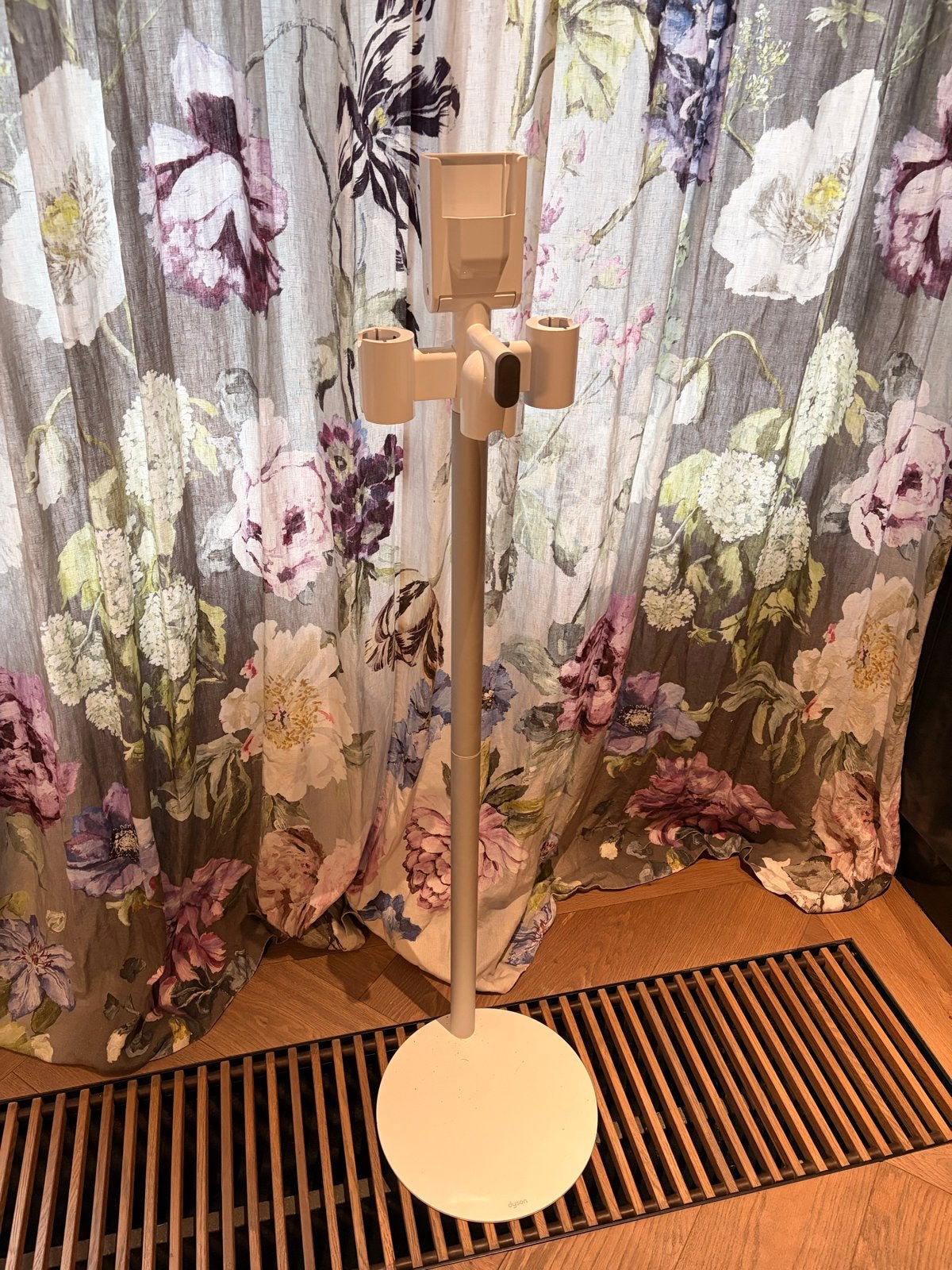 Dyson Floor Dok Multi voor diverse V-modellen en Omni-glide, Ophalen, Overige typen, Oplaadstation, Zo goed als nieuw