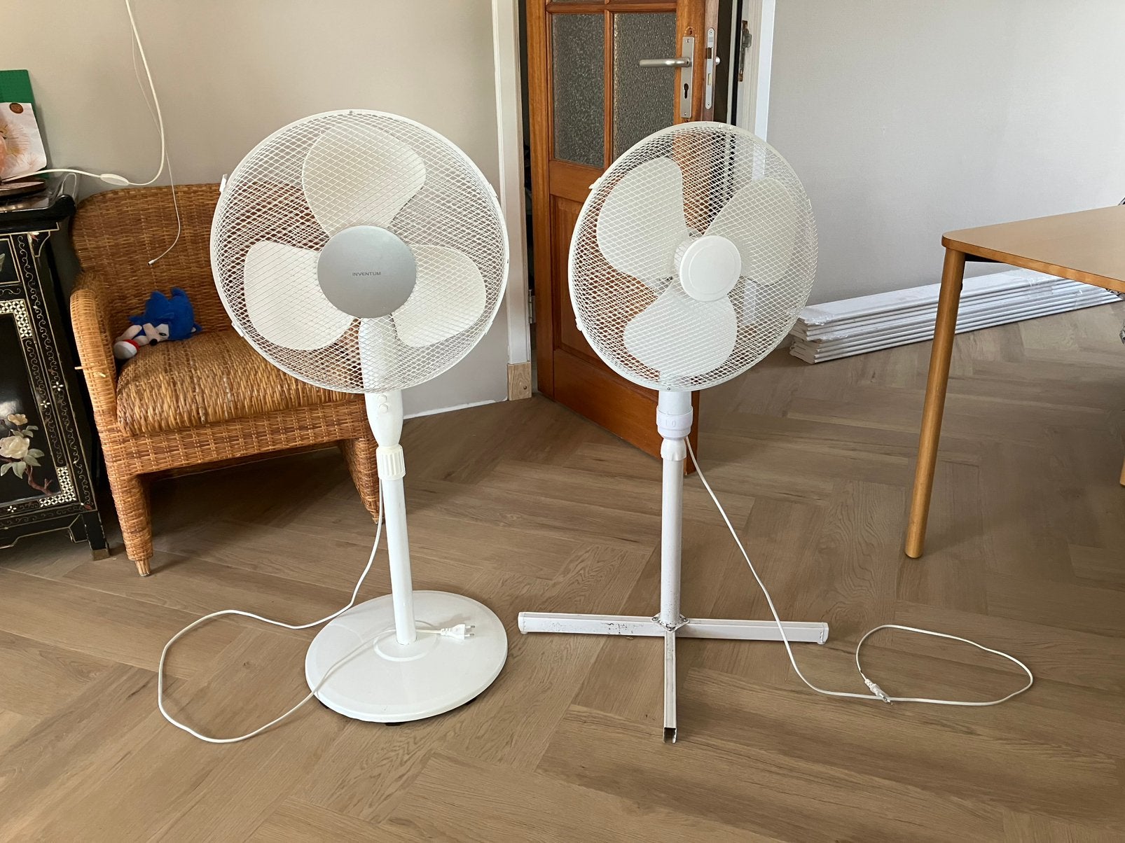 Staande ven wit 2 stuks inventum blokker ventilator per stuk, Witgoed en Apparatuur, Ventilatoren, Ophalen, Gebruikt, Statiefventilator