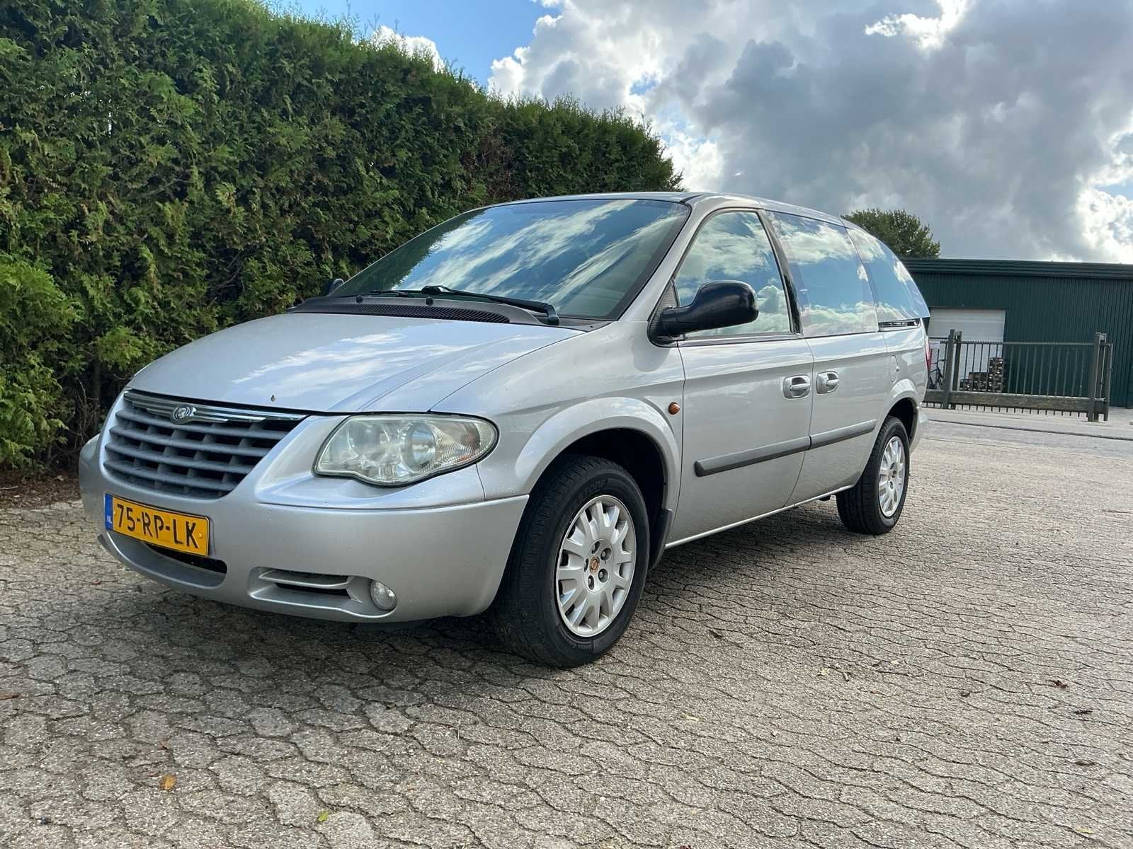 2005 Chrysler Voyager 3.3i V6 SE Luxe Personenauto, Auto's, 3301 cc, 450 kg, Gebruikt, 7 stoelen