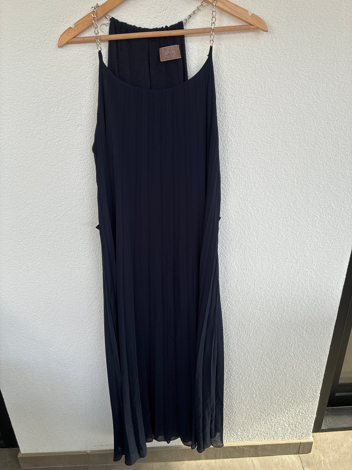 D. blauw geplooide maxi jurk met kettingbandjes - Maat 44, Zwart, Maat 42/44 (L), Ophalen of Verzenden, Gedragen