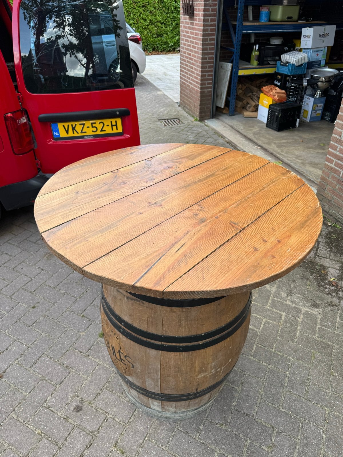 Houten statafel op wijnvat - Perfect voor tuin of bar, Huis en Inrichting, Ophalen, Gebruikt