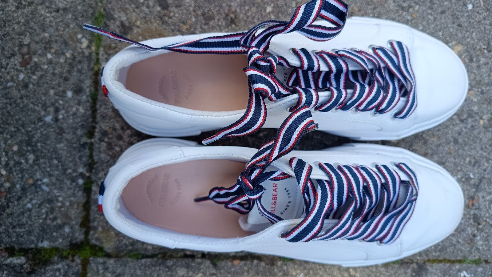 Pull&Bear witte sneakers met gestreepte veters, Pull&Bear, Wit, Nieuw, Ophalen of Verzenden