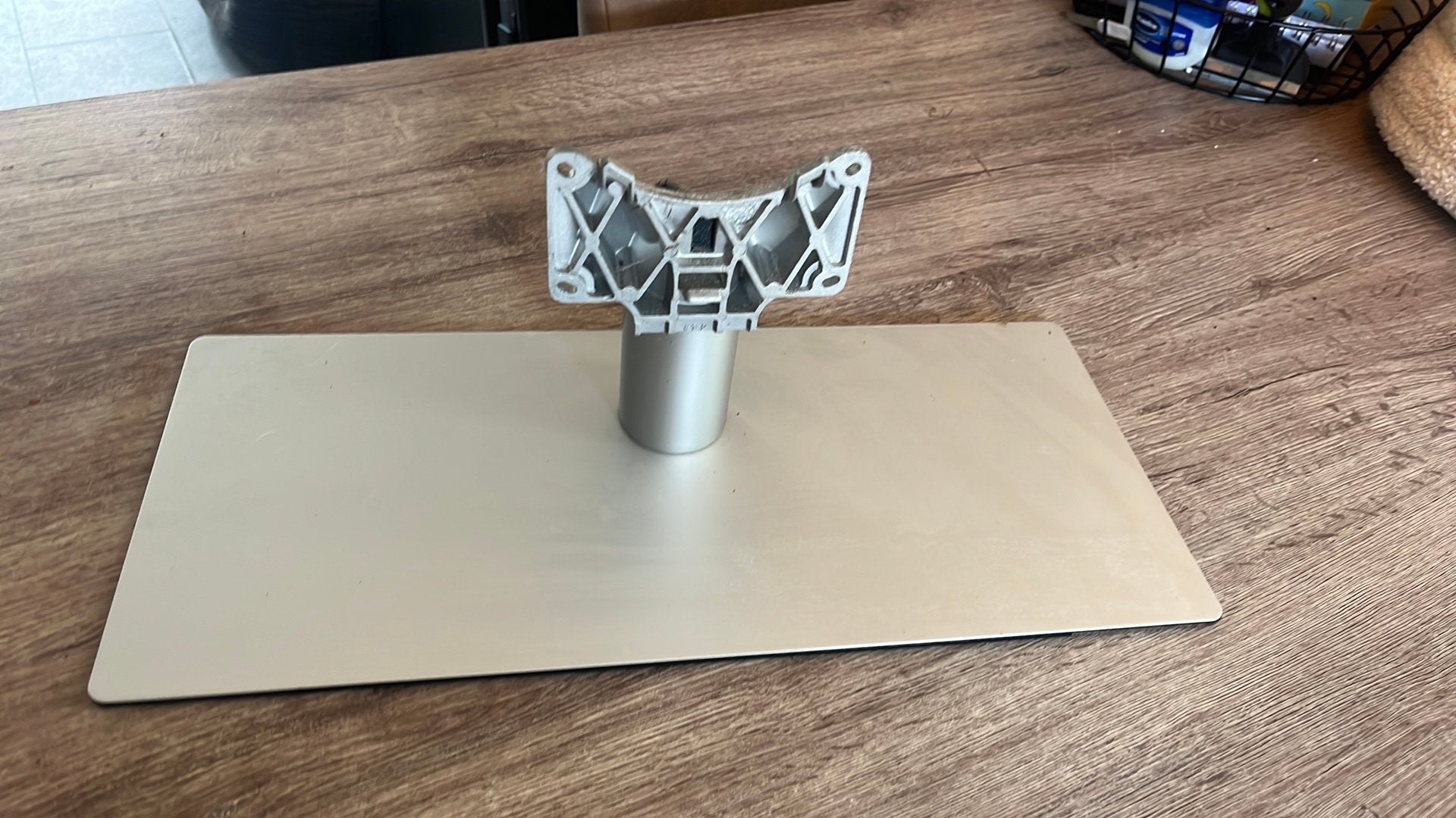 Voet Loewe led tv (Bild 1.32 & 1.40 met SL302 chassis), Ophalen of Verzenden, Zo goed als nieuw
