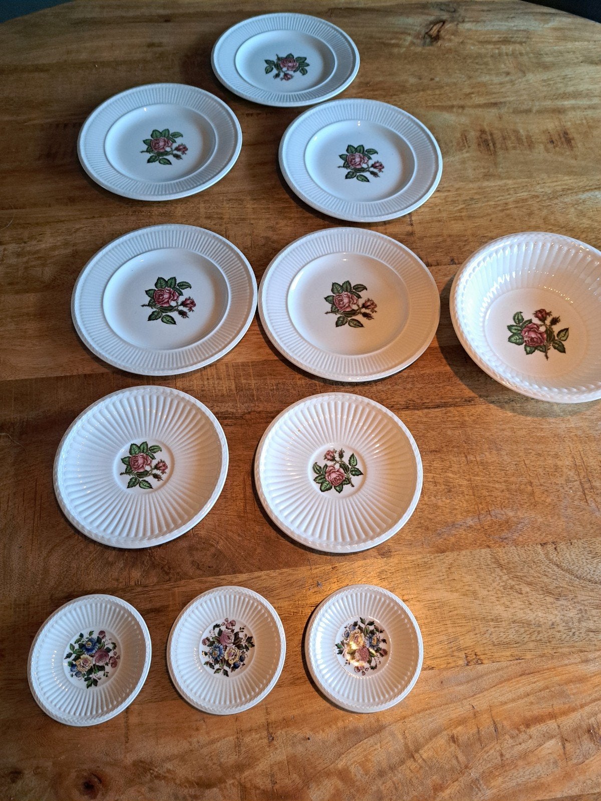 Wedgwood Barlaston Etruria 'Moss Rose' serviesonderdelen, Ophalen