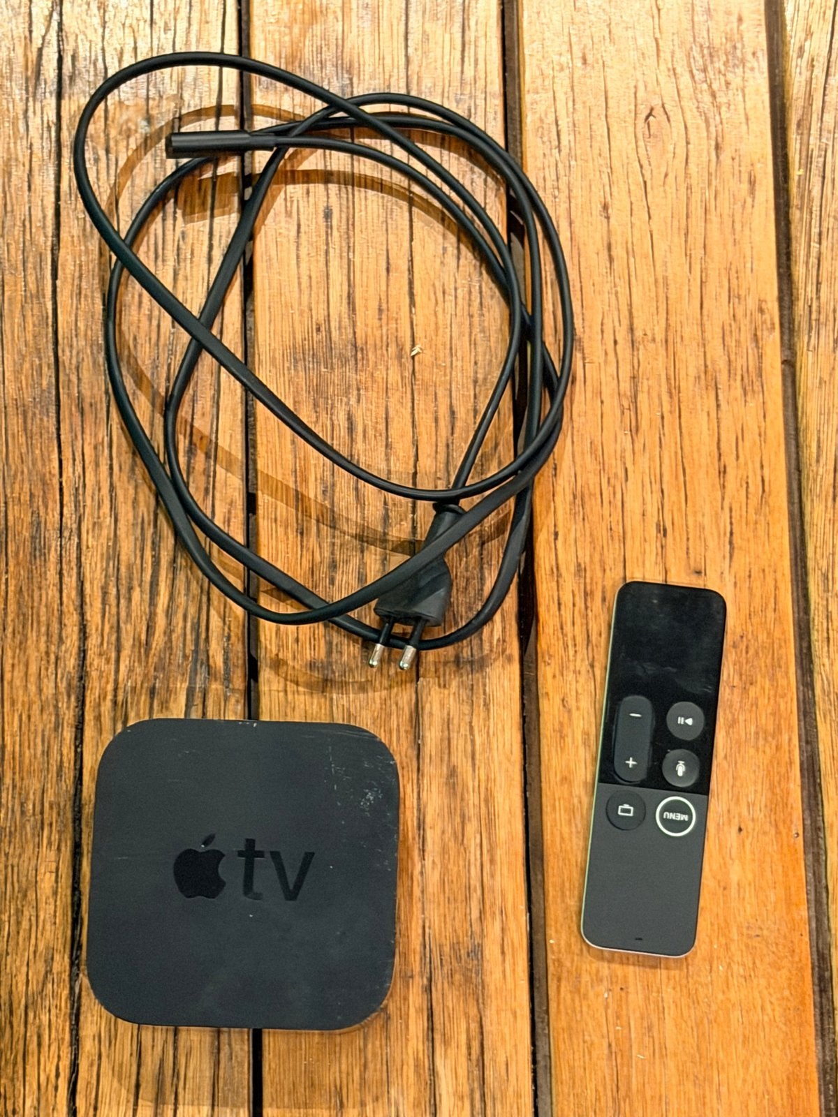 Apple TV HD (4e generatie) met afstandsbediening en kabel, Overige merken, Ophalen of Verzenden, Minder dan 40 watt, Overige spelers