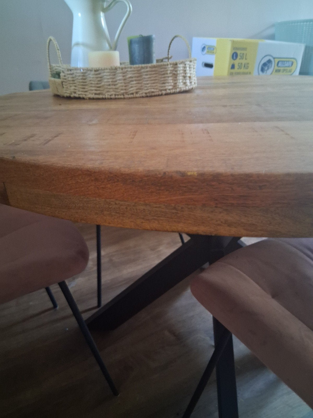 Ronde tafel van mango hout, Huis en Inrichting, Tafels | Eettafels, Ophalen, Rond, Zo goed als nieuw, 100 tot 150 cm