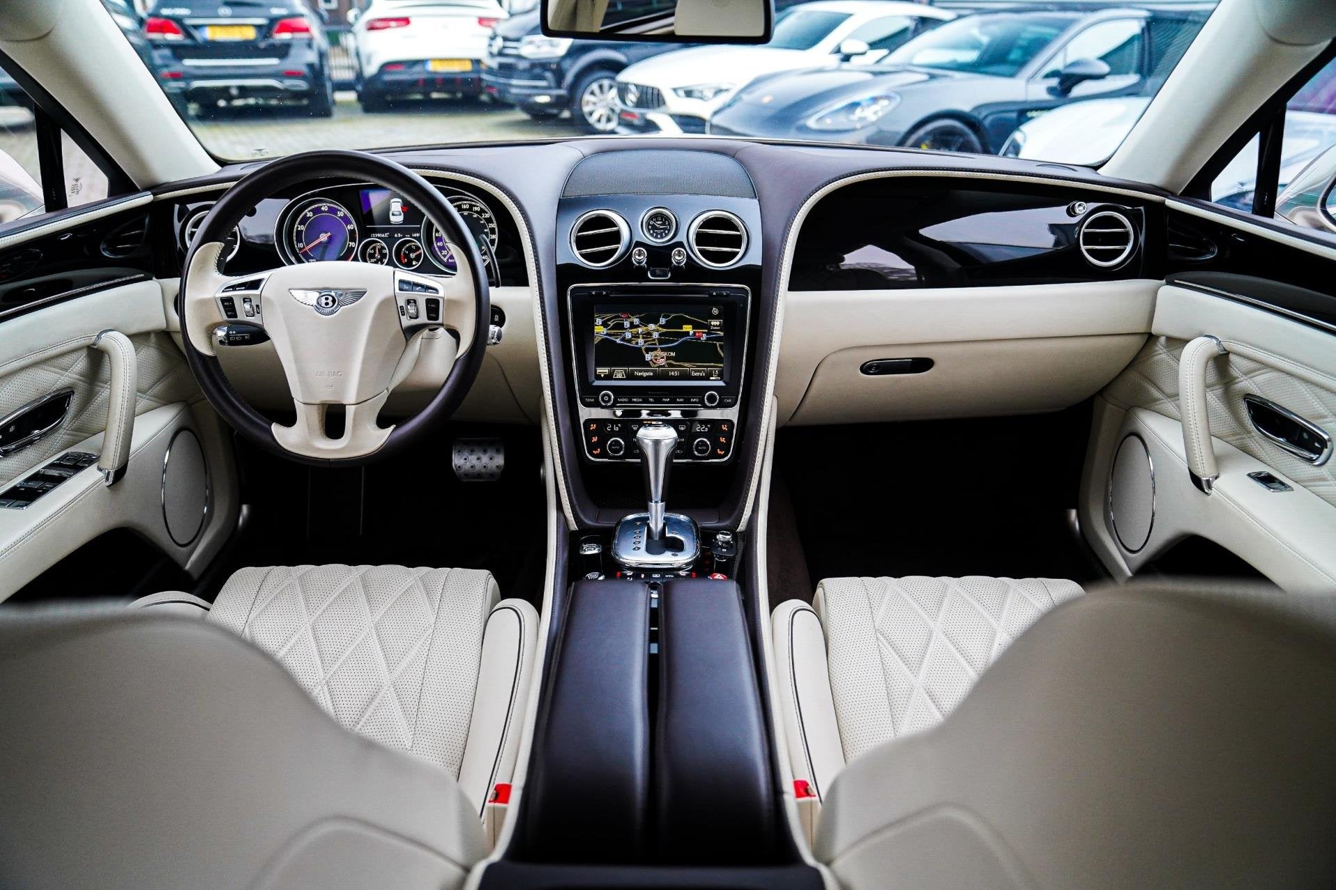 Bentley Flying Spur 6.0 W12 | Massage voor/achter | Pano | S, Auto's, Bentley, Automaat, Euro 5, Gebruikt, Beige