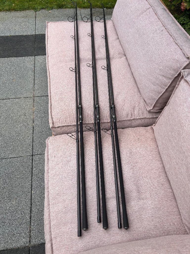 Avid Elevate 13 ft, 4 lb. 2 stuks. Plus Spod Marker Rod, Ophalen, Zo goed als nieuw, Werphengel